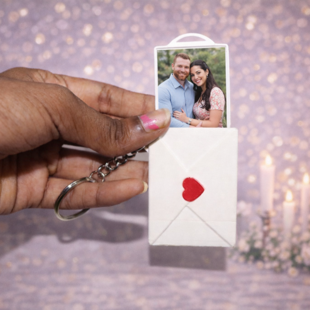 30 Customized Letter keychain with photo - Image 1